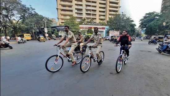 Thane police patrol on bicycles to beat traffic congestion