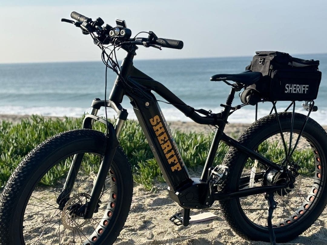 Two E-Bikes Gifted To Sheriff’s Deputies In OC Beach Town