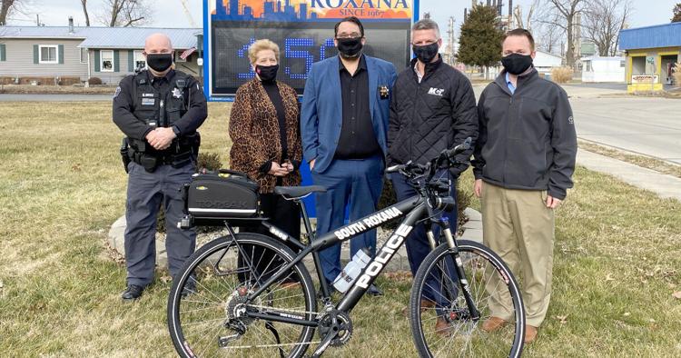 Madison County Transit donates bike to South Roxana