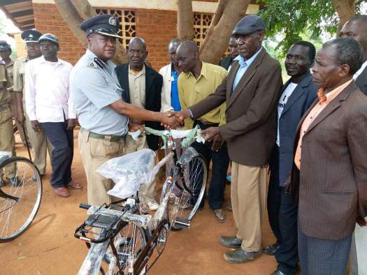 Community policing structures equipped with bicycles