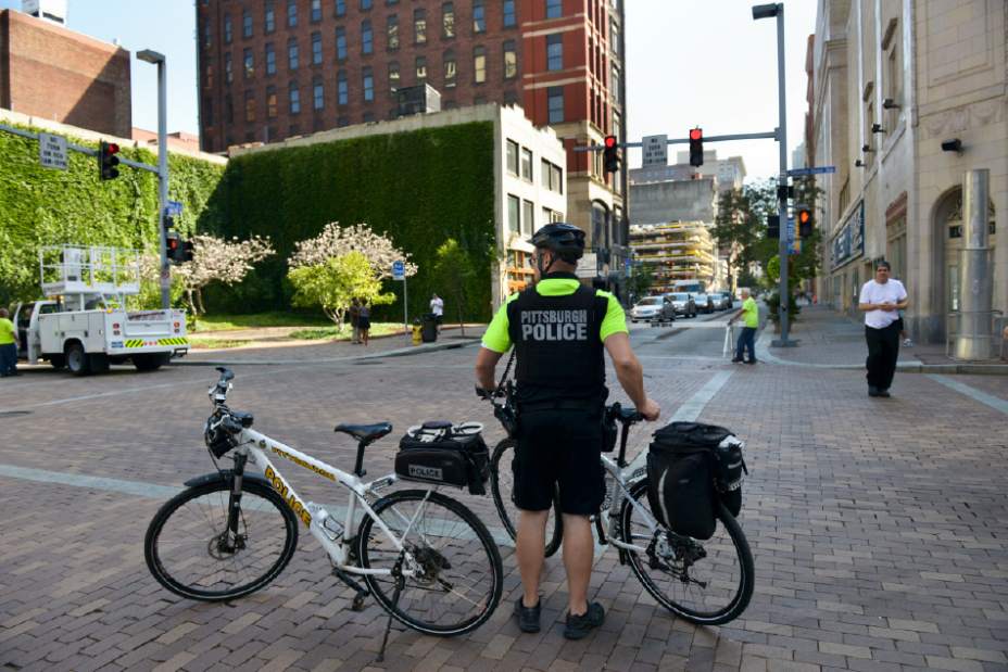 Oakmont to sell police motorcycle to fund bicycle patrol