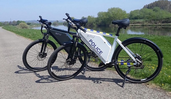The electric bikes featuring flashing lights being trialled by Nottinghamshire Police