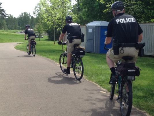 Keizer police use bikes to connect with community