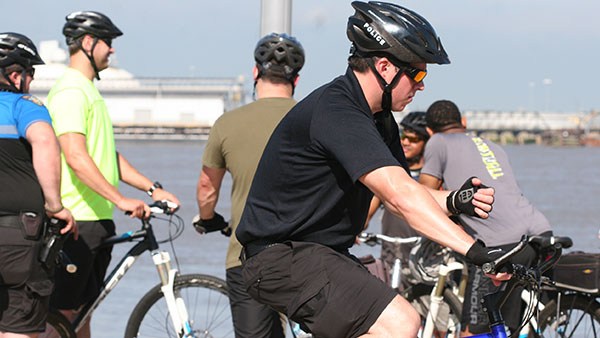 Police learn how to chase a criminal…on a bike
