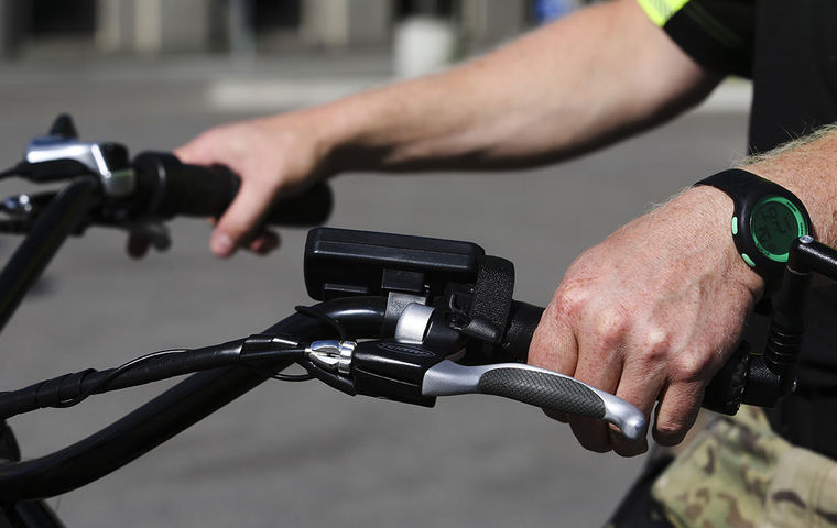 Michigan couple donates electric bikes to Fairbanks Police Department