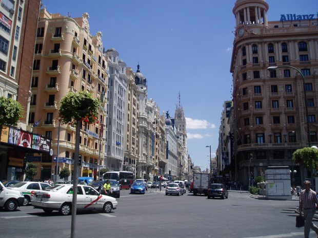 Madrid Slashes Speed Limits, and Puts Police on Bikes