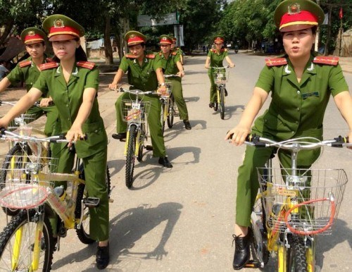 Hanoi cops to patrol on bicycles to create ‘friendly’ public image