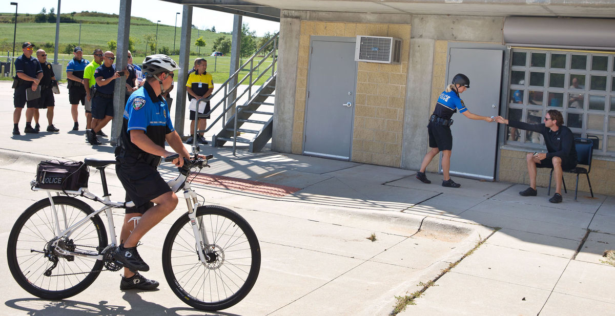 At training seminar for bike patrol officers, police find their footing on two wheels
