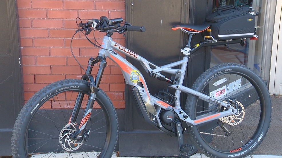 Donations equip Green Bay police with E-bikes