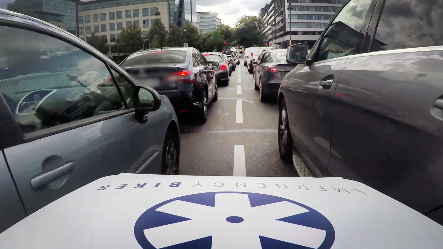 Ebike ambulance hits the streets of Paris